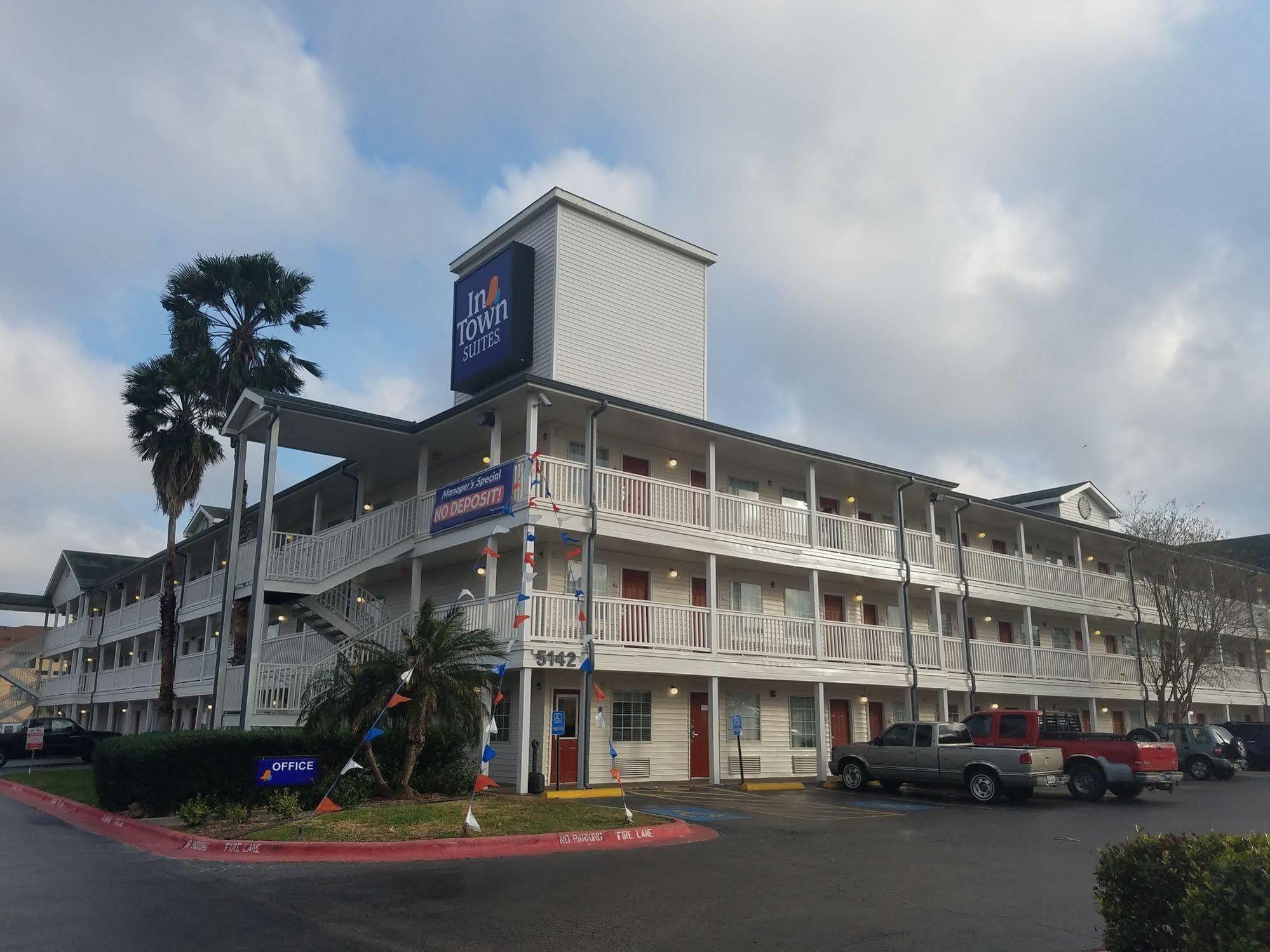 Intown Suites Extended Stay Select Corpus Christi Tx Exterior photo